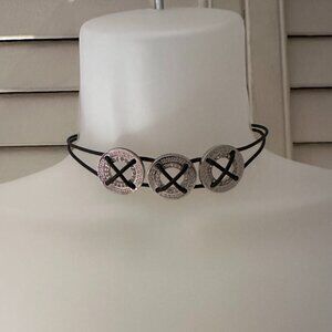 Gianni Versace Vintage Silver-Tone Medusa Choker Necklace – Rare Collectible